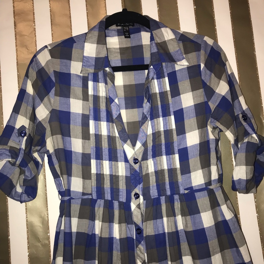 V neck button up tunic.